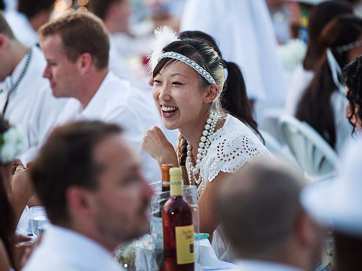 Diner en Blanc New York City wealthy party fun