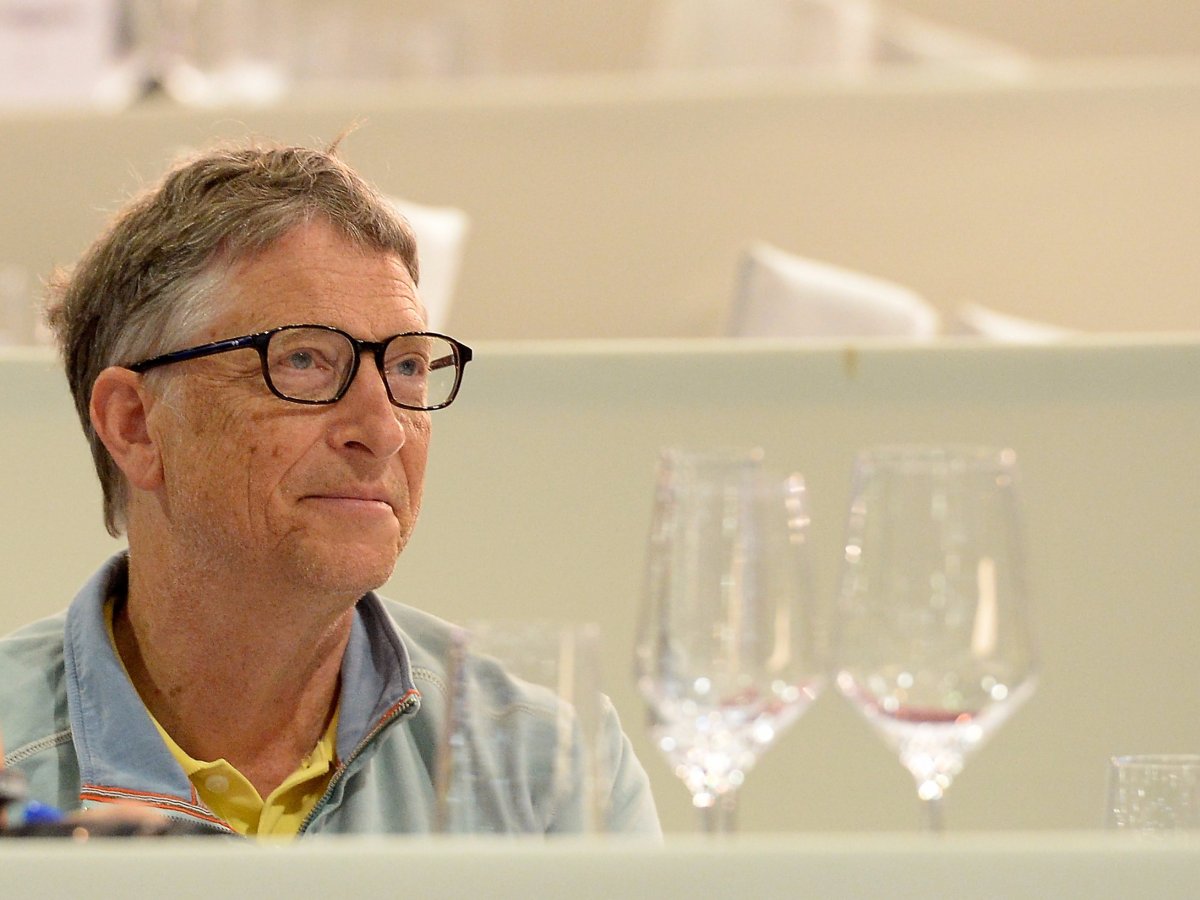 How Bill Gates keeps his email, life, and reading list in check