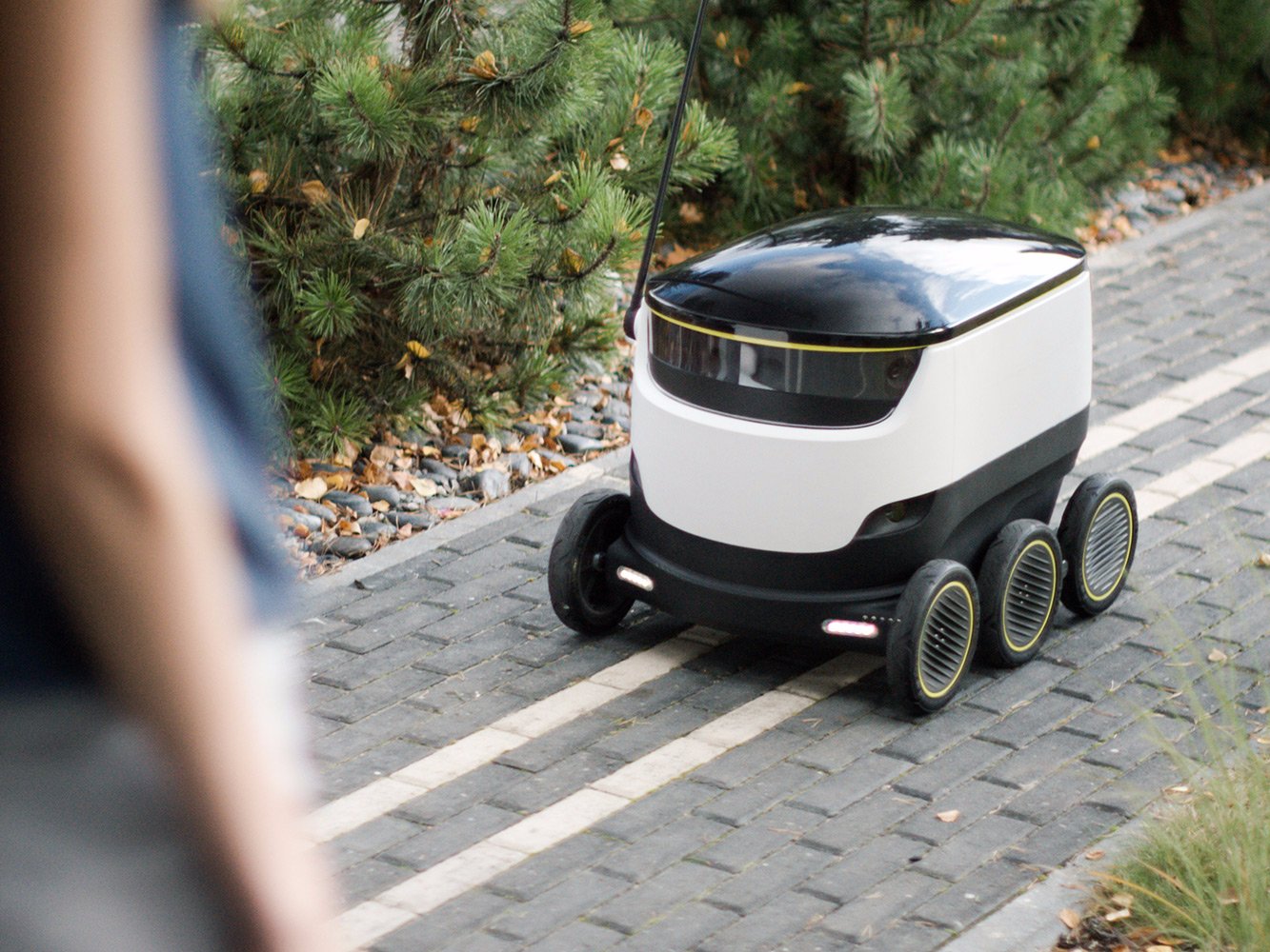 starship technologies doordash delivery robots